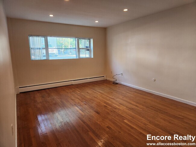 34 Gardner St, Unit 4 in Boston, MA - Building Photo - Building Photo