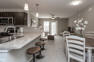 Strathmore Apartment Homes in West Des Moines, IA - Foto de edificio - Interior Photo