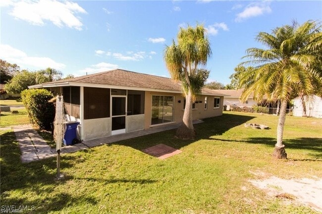 1329 Torreya Cir