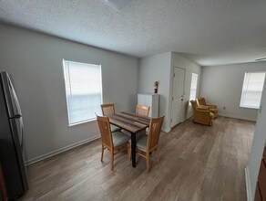 100 W Sycamore St in Oxford, OH - Building Photo - Building Photo