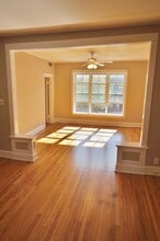 1922 W Irving Park Rd, Unit 3 in Chicago, IL - Building Photo - Building Photo