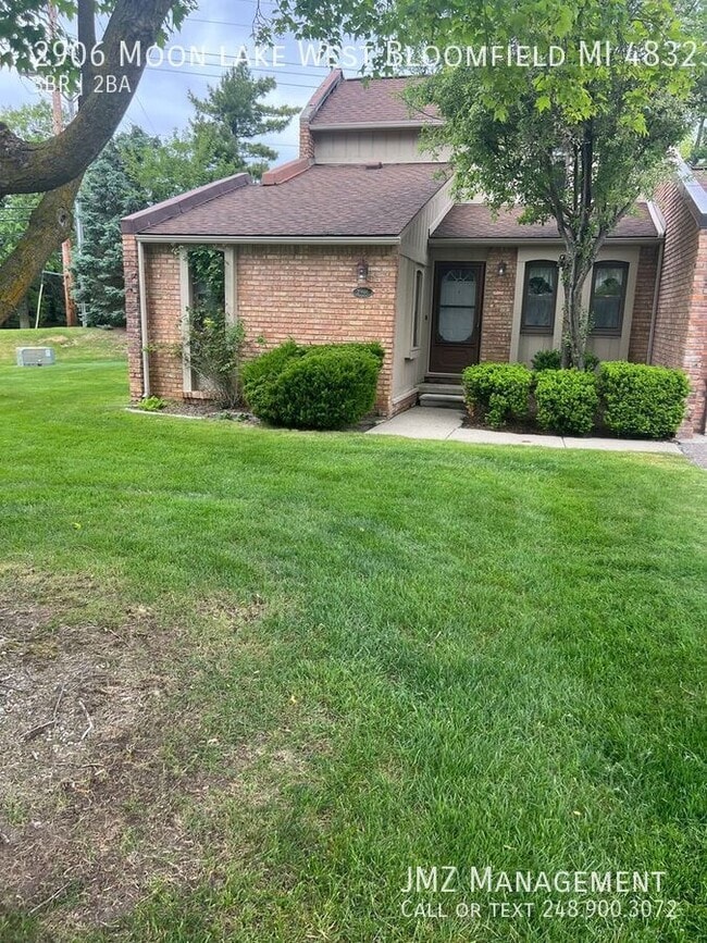 2906 Moon Lake Dr in West Bloomfield, MI - Building Photo - Building Photo