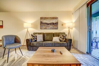 3914 S Tara Hill Dr in Greenfield, WI - Building Photo - Building Photo