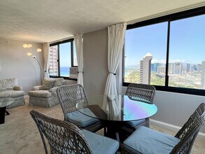 343 Hobron Ln, Unit 3701 in Honolulu, HI - Building Photo - Building Photo