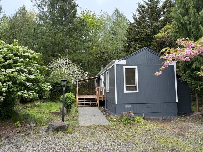 3063 Oak Bay Rd in Port Hadlock, WA - Building Photo - Building Photo