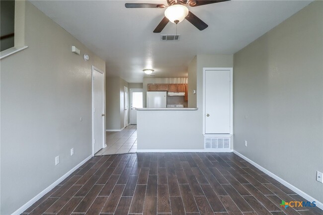 property at 807 Leifester Cir