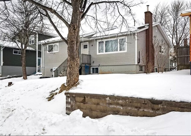 property at 18 MacKenzie St