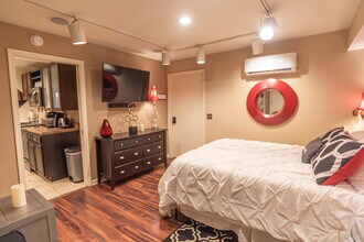 511 Paul St, Unit B in Harrisonburg, VA - Foto de edificio - Building Photo