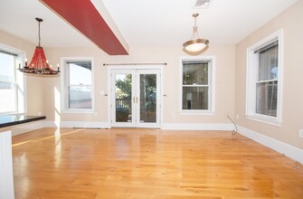 714 E 4th St, Unit 2 in Boston, MA - Building Photo - Building Photo