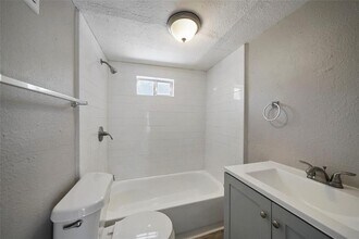 5244 Leeland St-Unit -A in Houston, TX - Building Photo - Building Photo