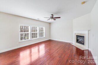 9710 Rocky Ford Rd in Charlotte, NC - Foto de edificio - Building Photo