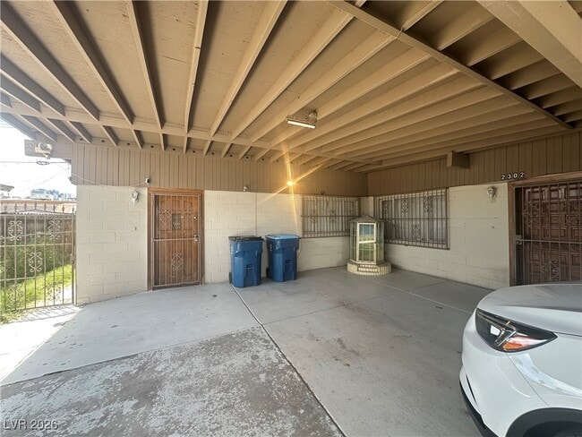 property at 2300 Pardee Pl