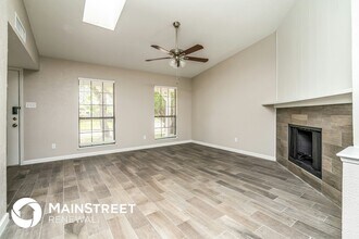 2101 Chatsworth Rd in Carrollton, TX - Building Photo - Building Photo