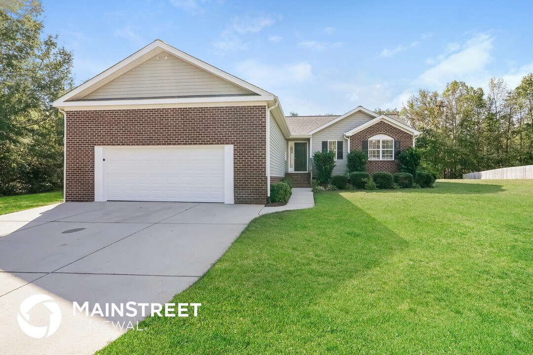 7873 Springdale Meadow Dr in Stokesdale, NC - Building Photo