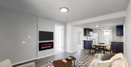 725 McKinley Ave in Fort Lupton, CO - Foto de edificio - Building Photo