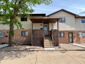 207 Eldon Ave in Cuba, MO - Building Photo