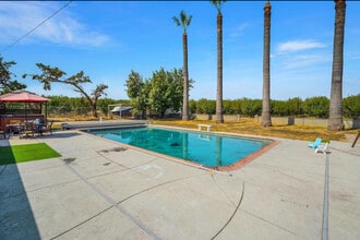 7731 E Keyes Rd in Hughson, CA - Foto de edificio - Building Photo