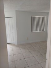 8675 NW 5th Ter, Unit 203 in Miami, FL - Building Photo - Building Photo