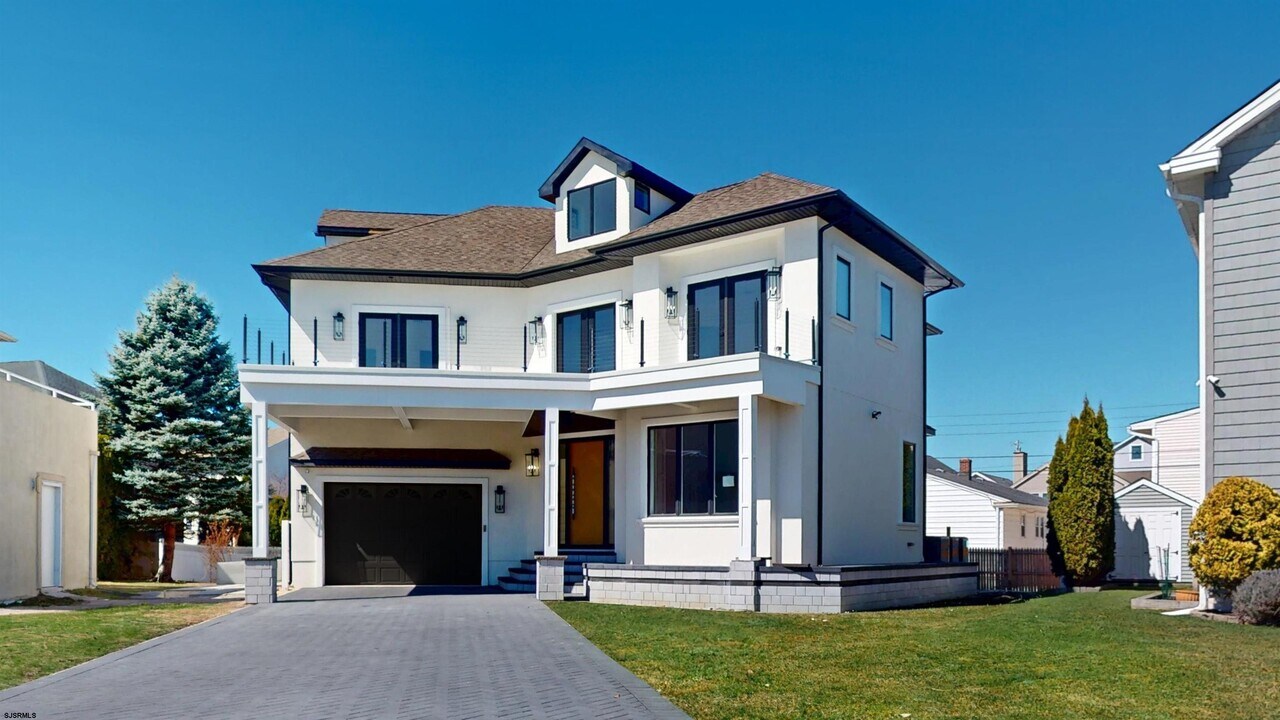 31 Seaside Ct in Margate City, NJ - Building Photo