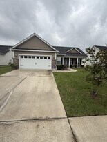 4225 Woodcliffe Dr in Conway, SC - Building Photo