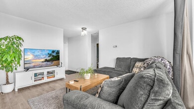 1105 Jalna Blvd in London, ON - Building Photo - Building Photo