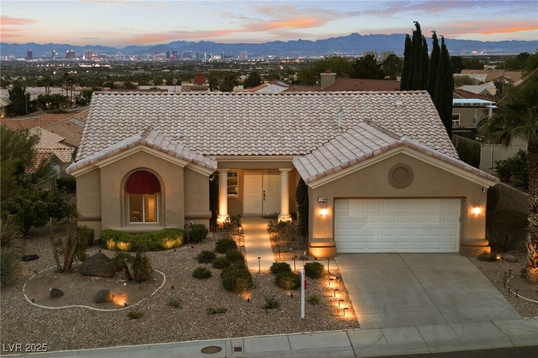 2728 Faiss Dr in Las Vegas, NV - Building Photo