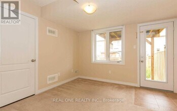 16 Dorchester Ter in Hamilton, ON - Building Photo - Building Photo