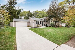 1062 Oberlin Dr in Columbus, OH - Building Photo