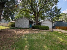 8220 S College Ave in Tulsa, OK - Building Photo