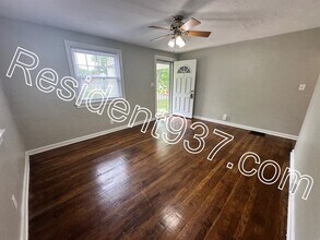 1308 Southlyn Dr in Dayton, OH - Building Photo - Building Photo