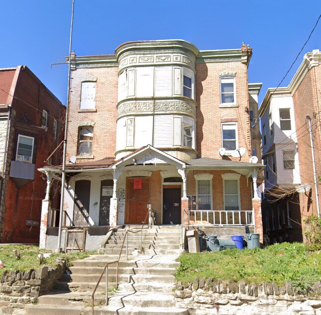 1713 W Tioga St in Philadelphia, PA - Building Photo