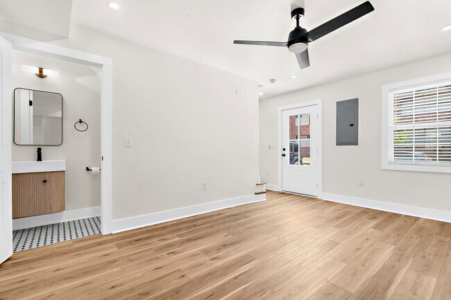 24 Blake St in Charleston, SC - Building Photo - Building Photo