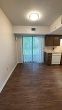 929 Poplar Blvd in Jackson, MS - Building Photo - Building Photo