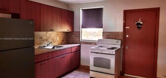 1541 NE 131st Ln in North Miami, FL - Building Photo