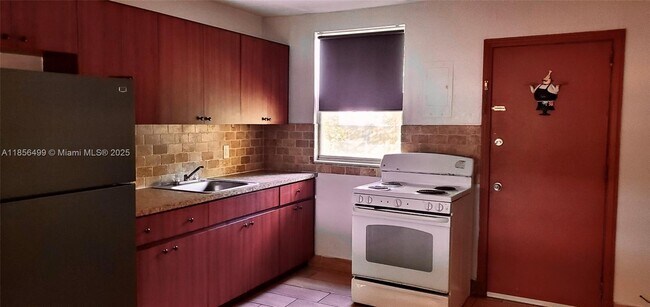 1541 NE 131st Ln in North Miami, FL - Building Photo - Building Photo