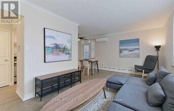 78 Warren Rd in Toronto, ON - Building Photo - Building Photo