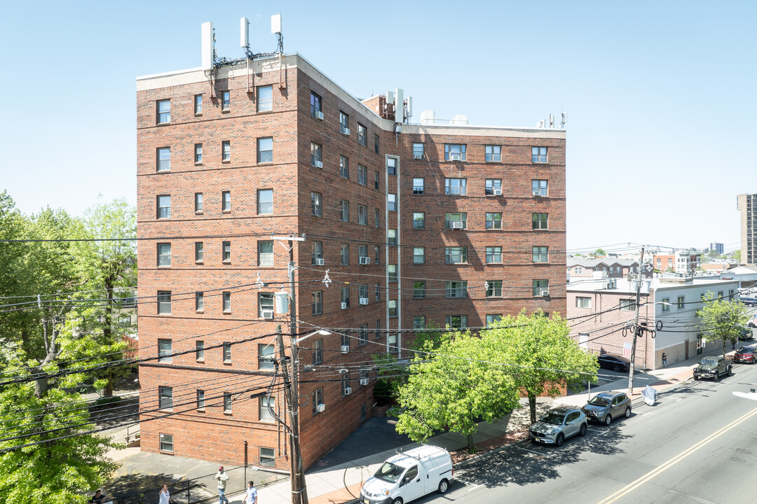 8811 Bergenline Ave in North Bergen, NJ - Building Photo