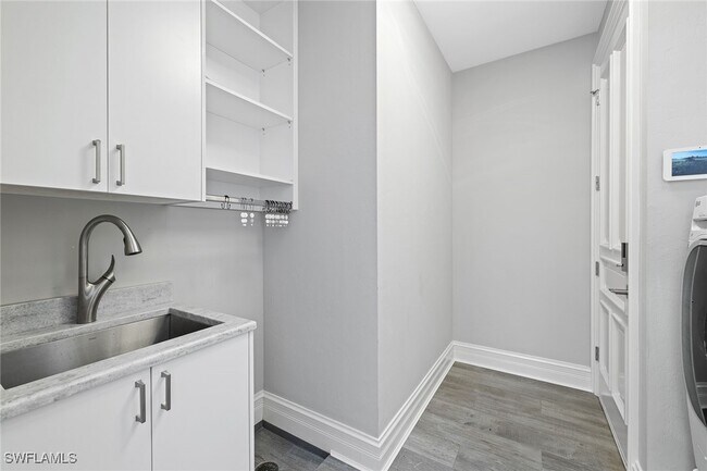 property at 1900 Sandpiper St