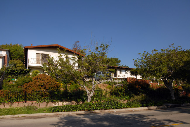 4549 Ellenwood Dr in Los Angeles, CA - Foto de edificio - Building Photo