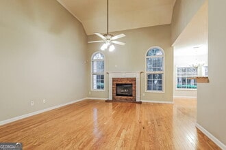 329 Westhill Dr in Newnan, GA - Building Photo - Building Photo