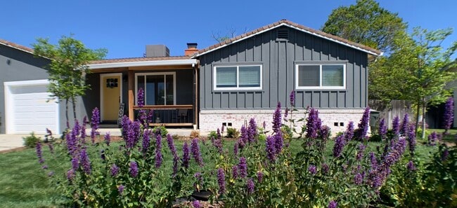 property at 9485 Twin Lakes Ave