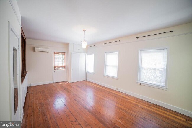 1928 Spruce St in Philadelphia, PA - Building Photo - Building Photo