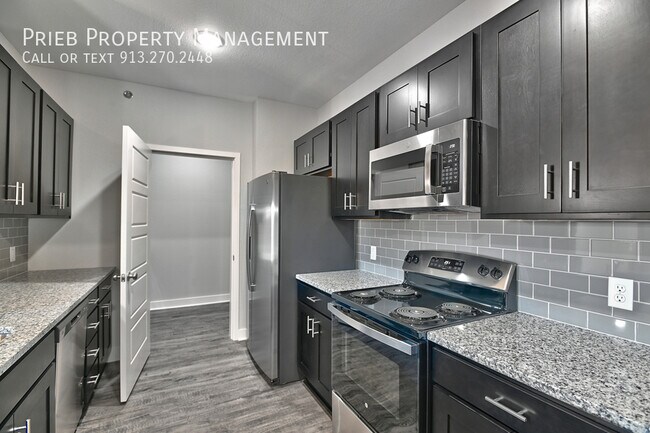 22204 W 123rd Terrace in Olathe, KS - Foto de edificio - Building Photo