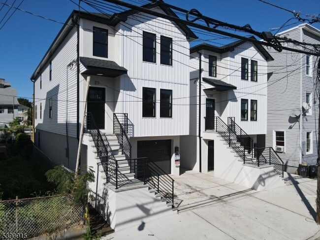 27-29 Robert St in Paterson, NJ - Building Photo - Building Photo