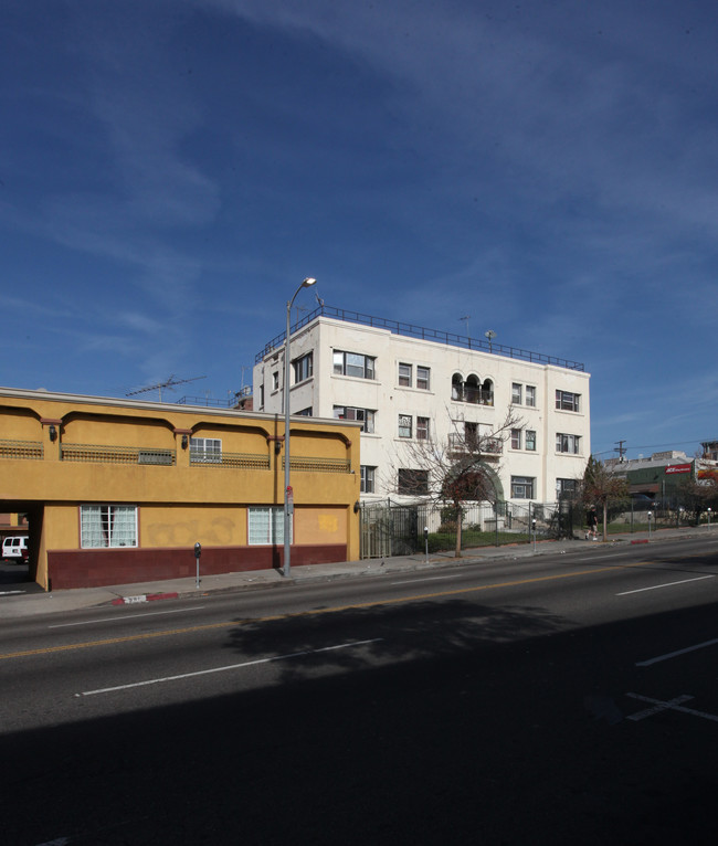 Navarro Apartments in Los Angeles, CA - Building Photo - Building Photo