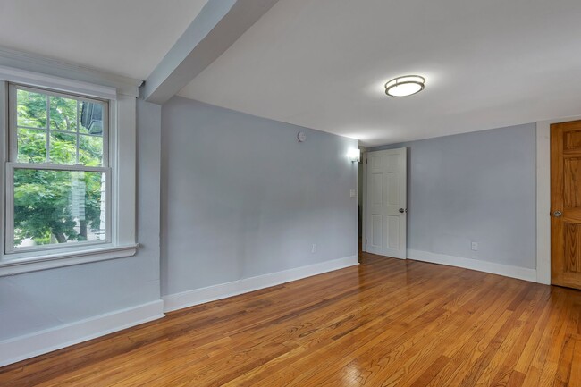 401 Crown St in New Haven, CT - Building Photo - Building Photo