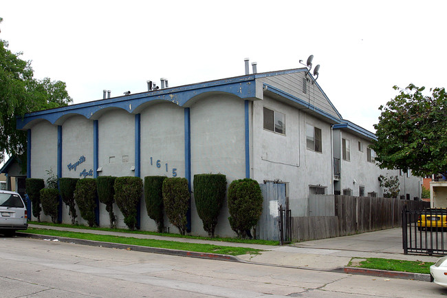 1615 Rose Ave in Long Beach, CA - Building Photo - Building Photo