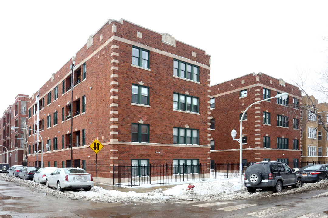 3001 W Gunnison in Chicago, IL - Foto de edificio