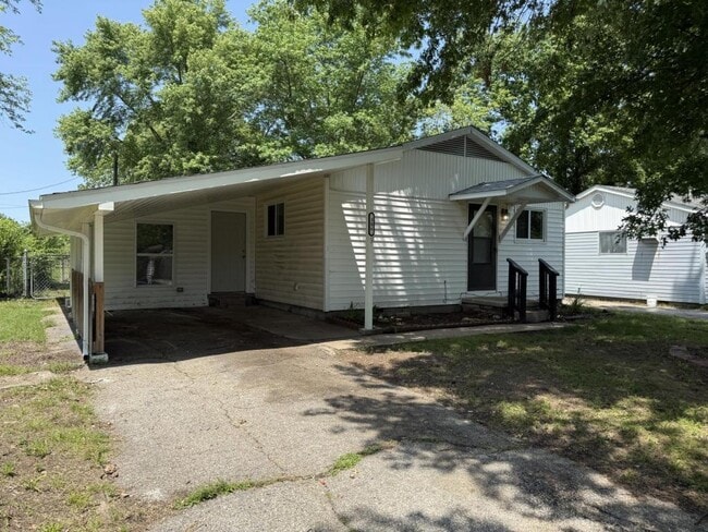 306 N McKinley Ave in Joplin, MO - Building Photo - Building Photo