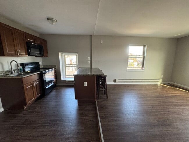 4929 N 6th St in Philadelphia, PA - Building Photo - Building Photo